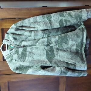 Men's Cabela's Outfitter Series Berber Jacket with 4MOST WINDSHEAR size LG